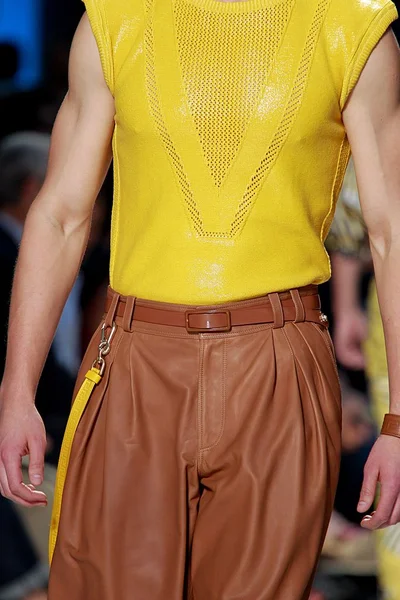 Look 29